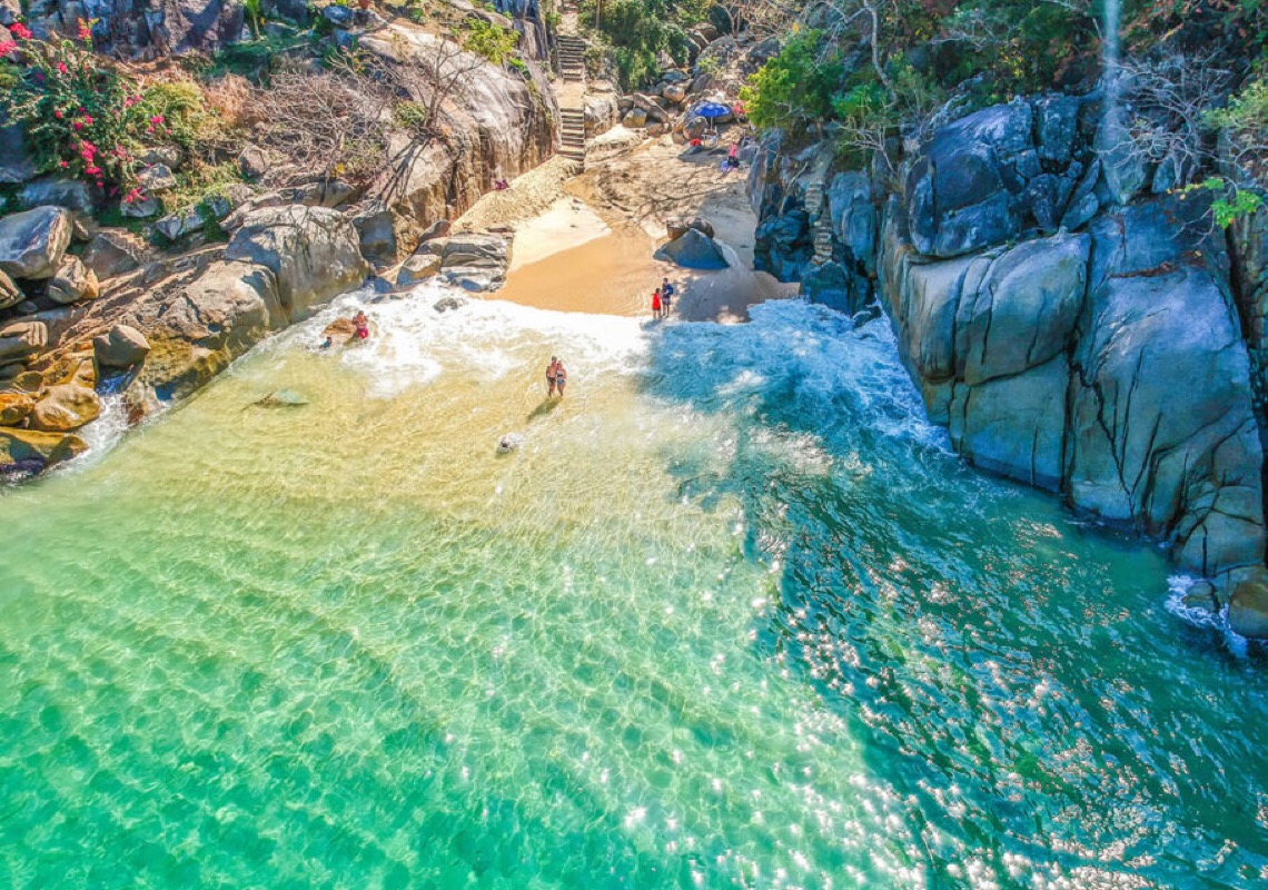 Como Puerto Vallarta, no México, foi de vila desconhecida a refúgio de veraneio LGBT