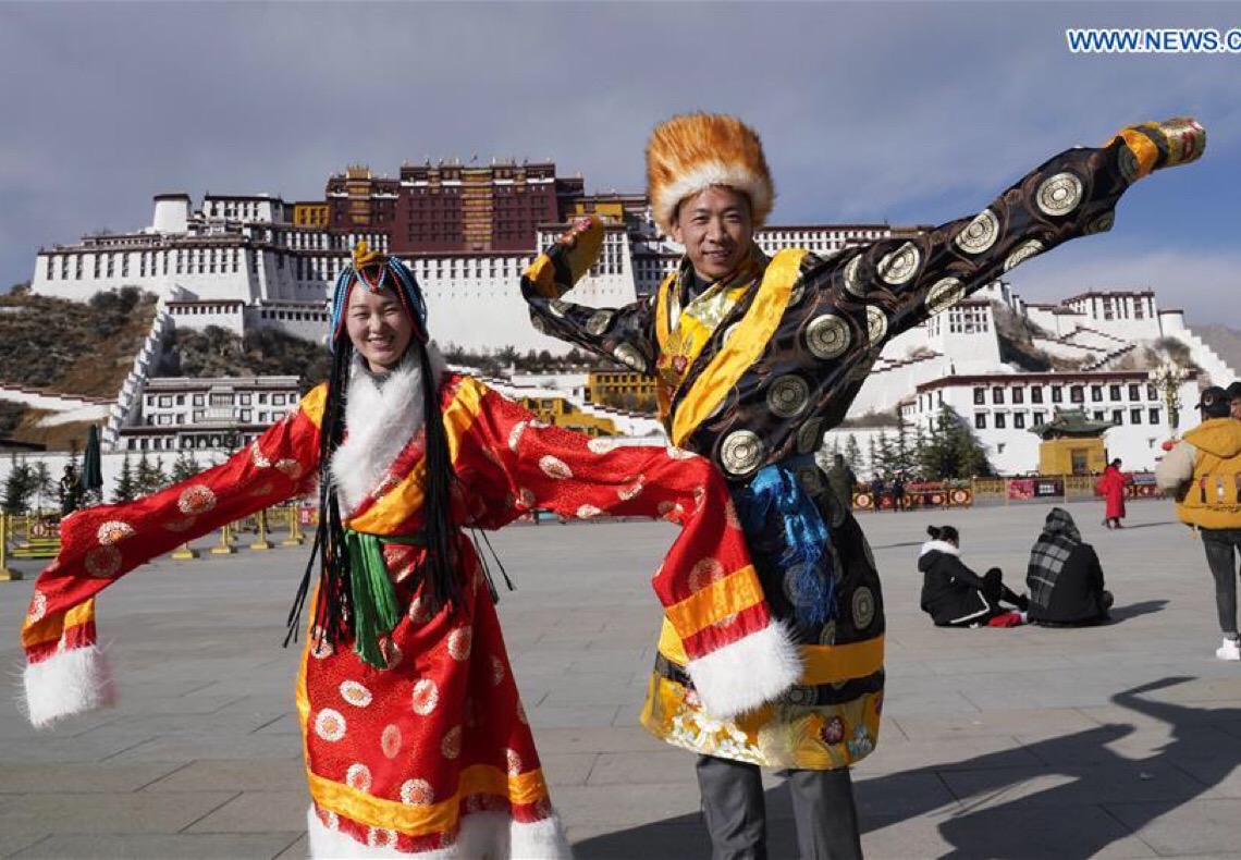 Região Autônoma de Xizang registra receita turística recorde em 2023