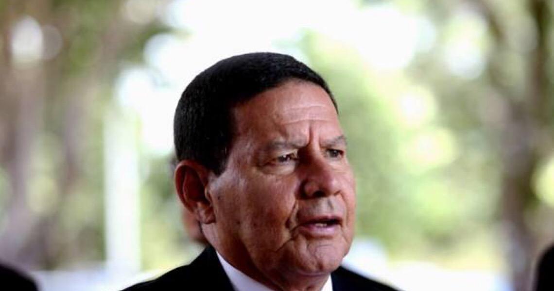 Hamilton Mourão: ‘Temos que continuar com a política de isolamento’