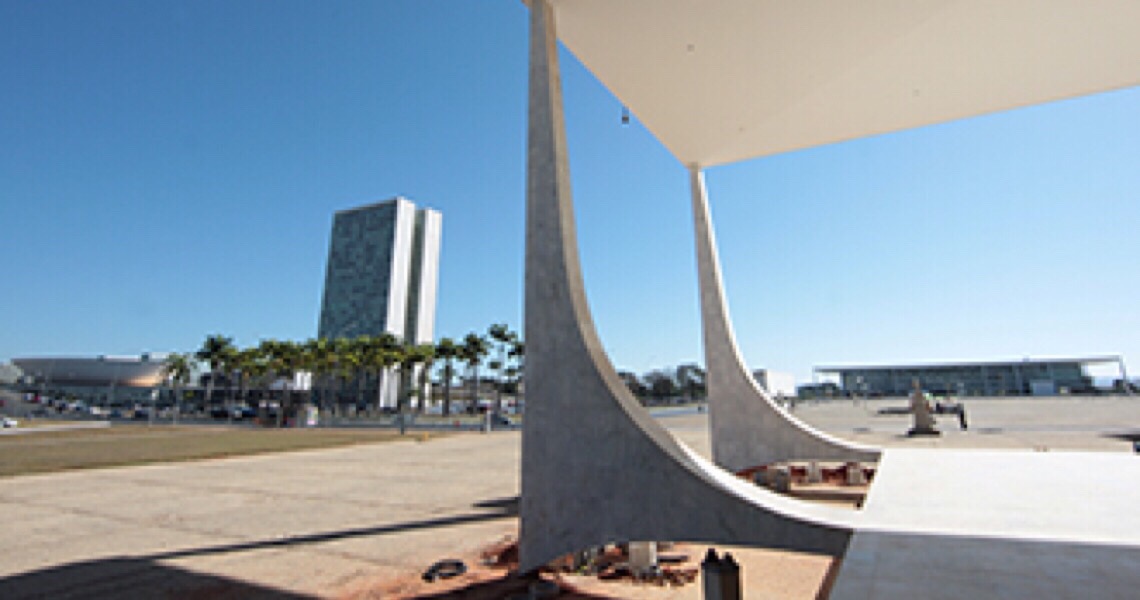Congresso e STF evitam confronto com Bolsonaro em meio à crise do coronavírus