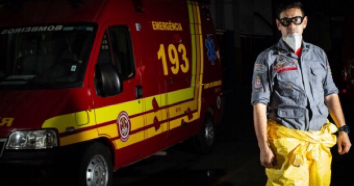 'Tenho medo, mas tenho um dever', conta bombeiro