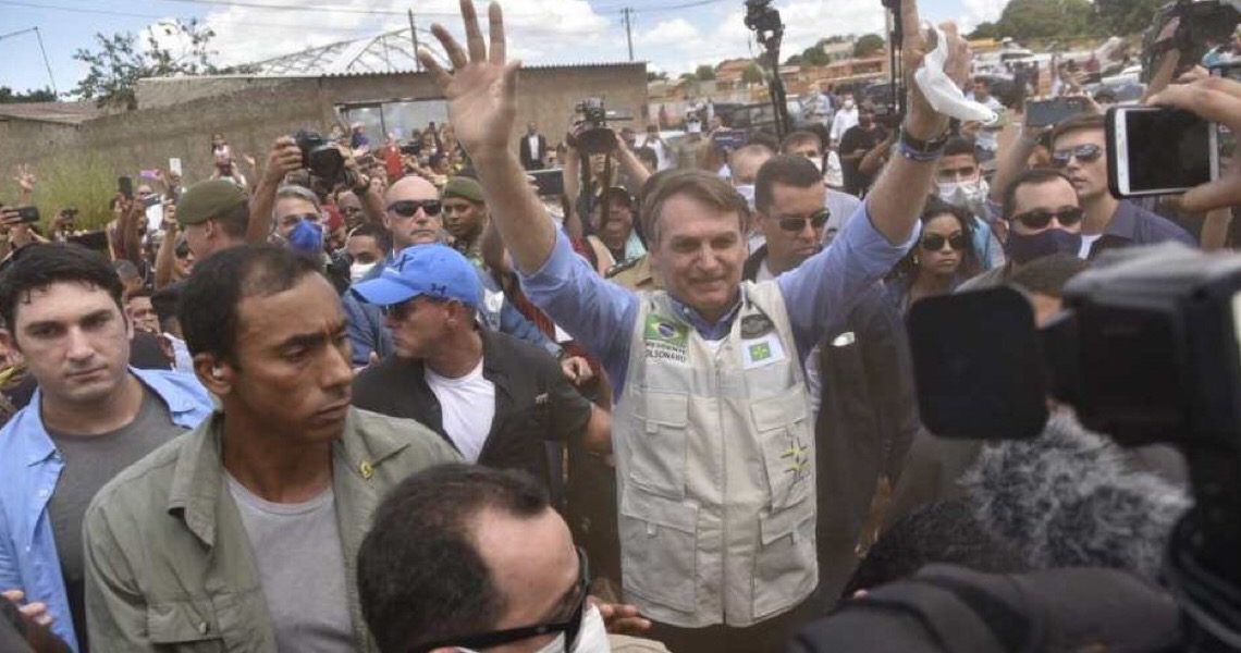 Bolsonaro “está arrastando o Brasil para uma calamidade”, aponta diário britânico The Guardian