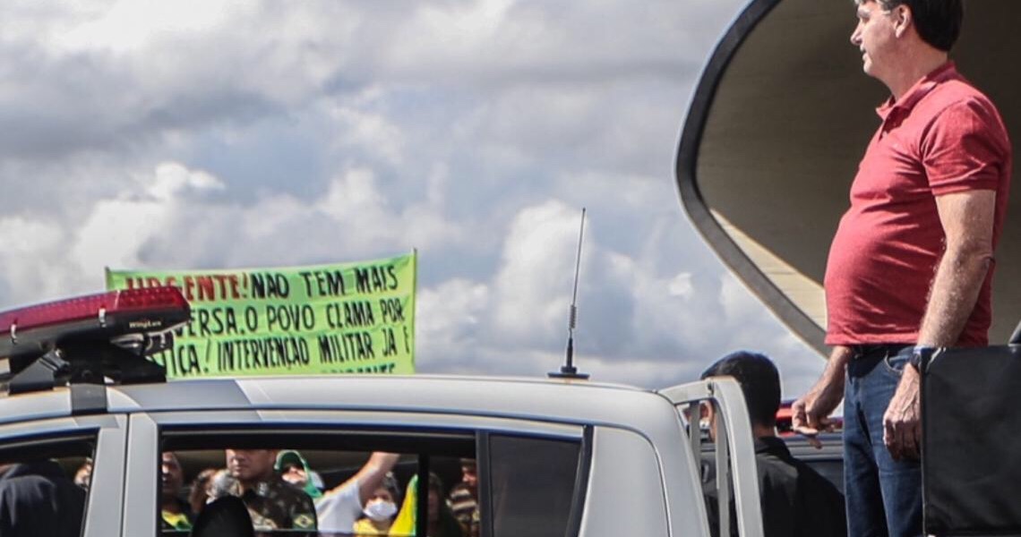 Militares reprovam participação de Bolsonaro em ato antidemocrático
