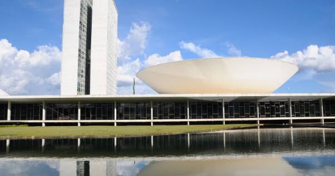 Polícia Federal na cola de 10 a 12 deputados bolsonaristas