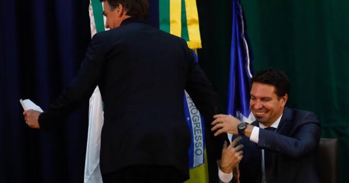 Novo chefe da PF é amigo da família Bolsonaro desde a campanha