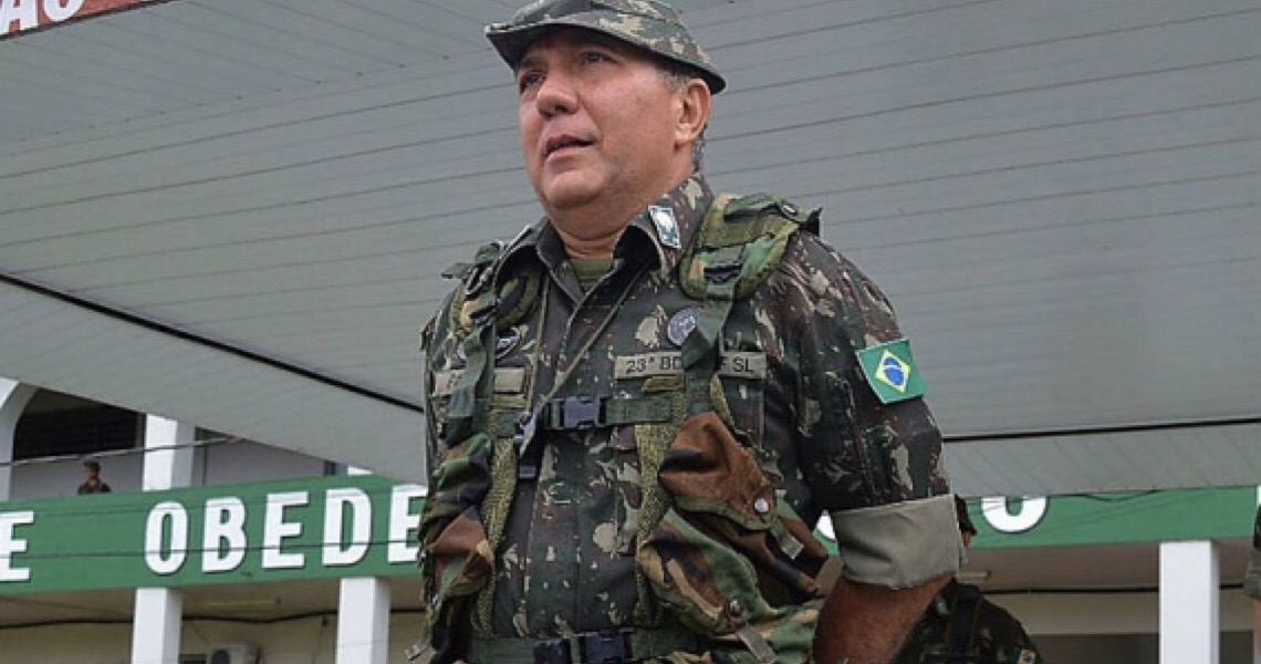 General exonerado após decretos sobre rastreamento de armas diz que buscou 