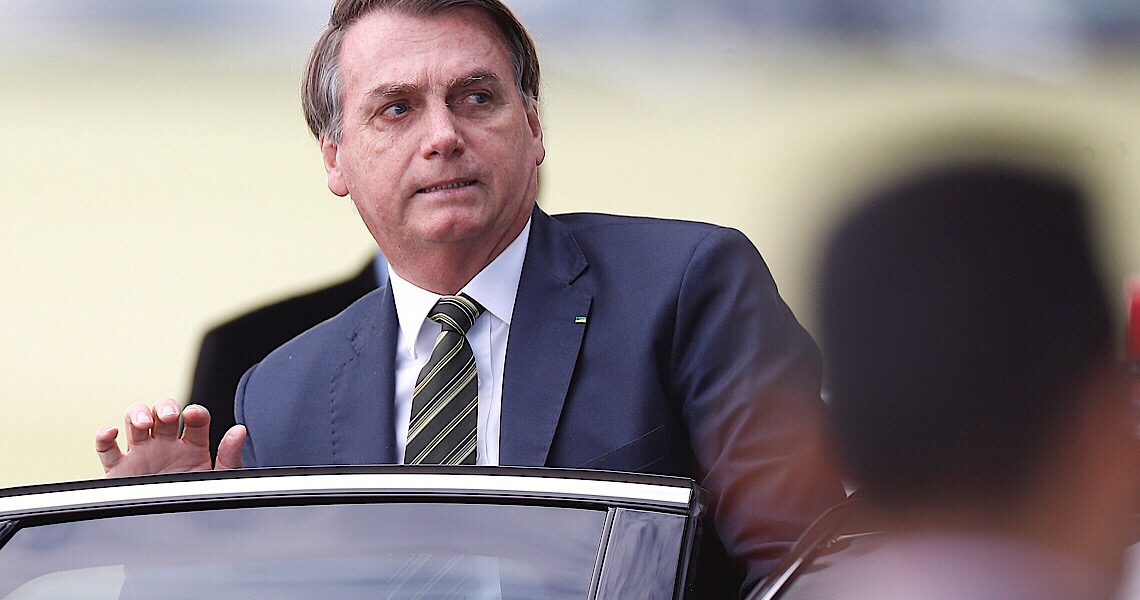 'E daí? Lamento, quer que eu faça o quê?', diz Bolsonaro sobre recorde de mortos por coronavírus
