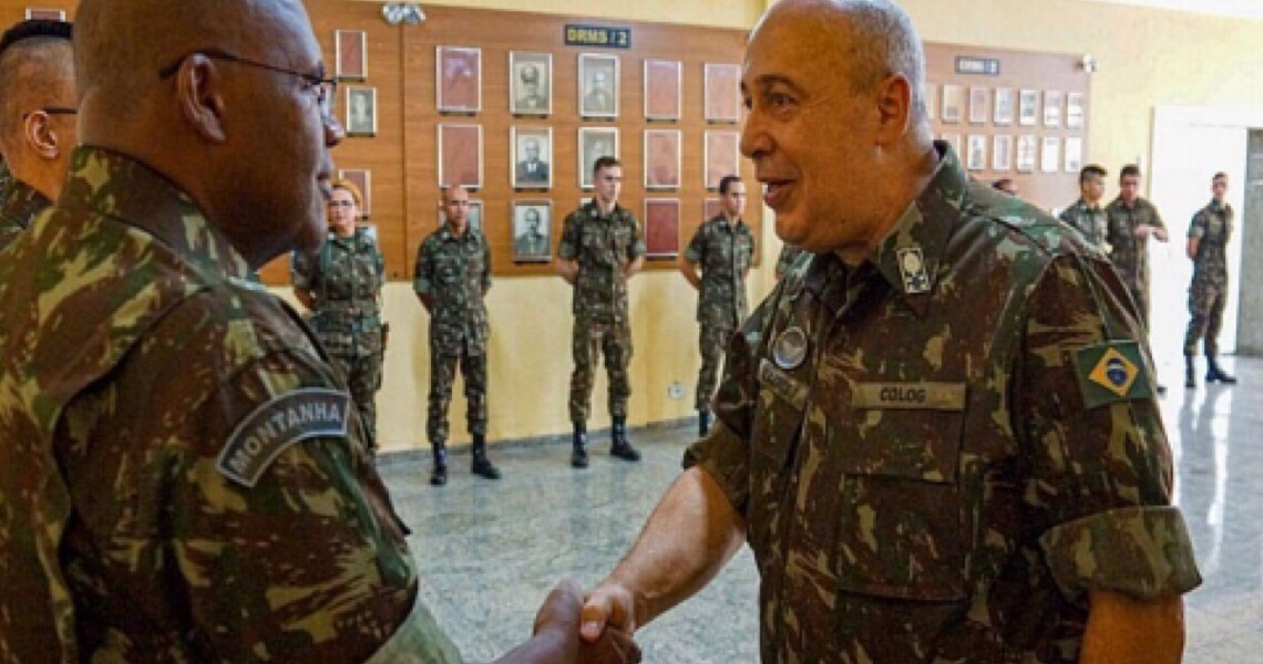Exército admite que revogou portarias de controle de armas por pressão do governo