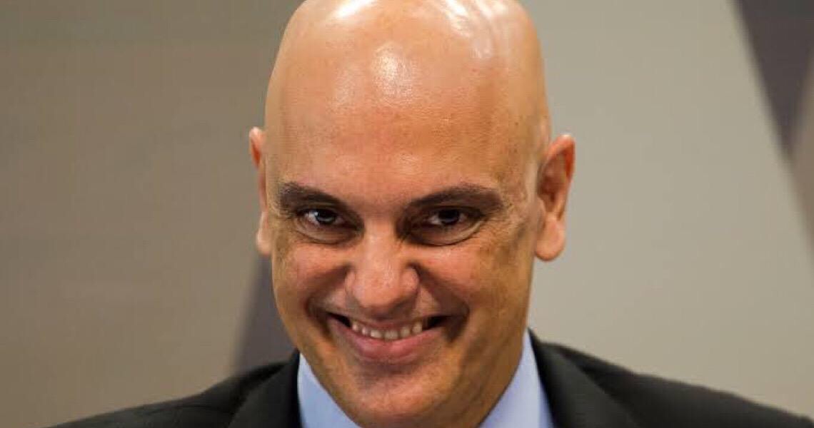 Alexandre dá dez dias para Bolsonaro explicar recondução de Ramagem para Abin