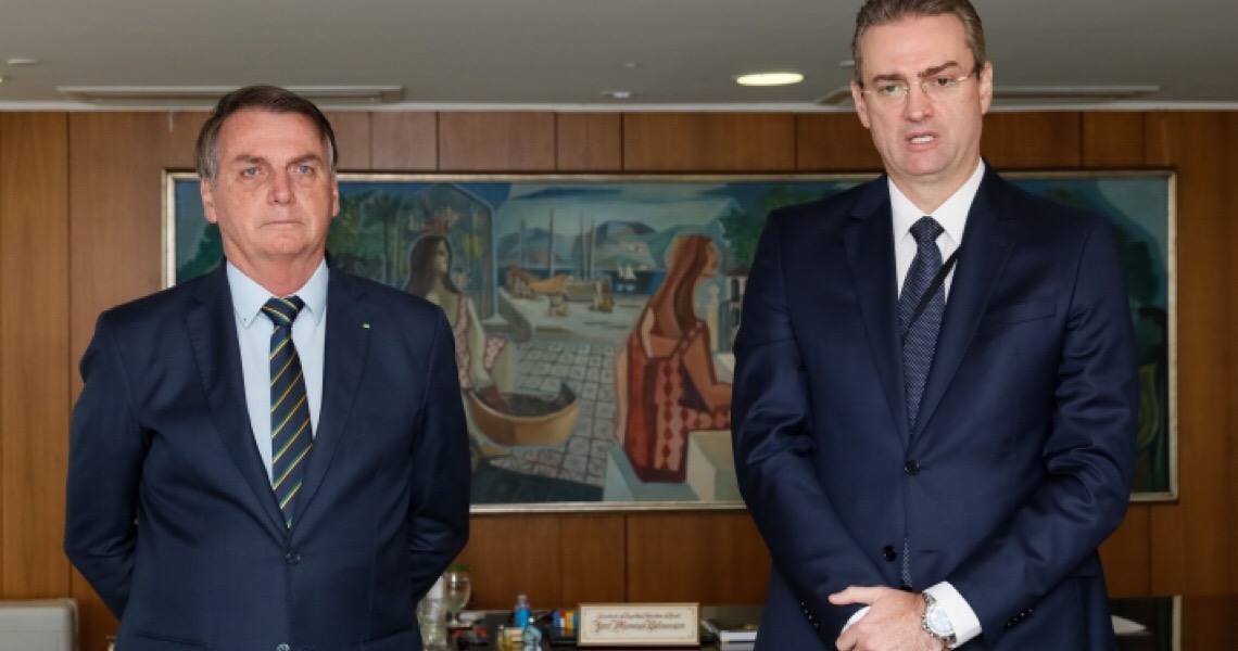 Enquanto Bolsonaro insiste em Ramagem, novo chefe da PF diz que ‘crime não retrocede’ e que vai combater a corrupção