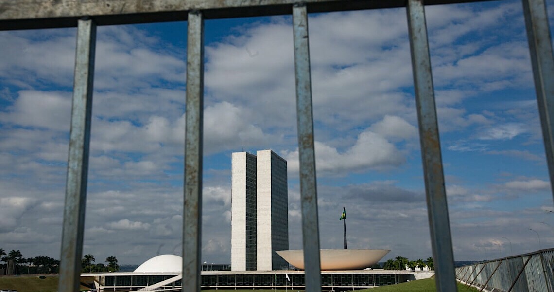 Grupos radicais crescem em Brasília e deixam a República atrás de grades