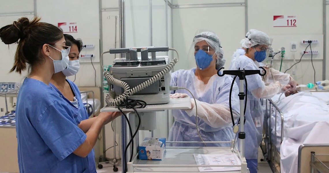 Médicos residentes dizem que estão sem receber bolsa-salário
