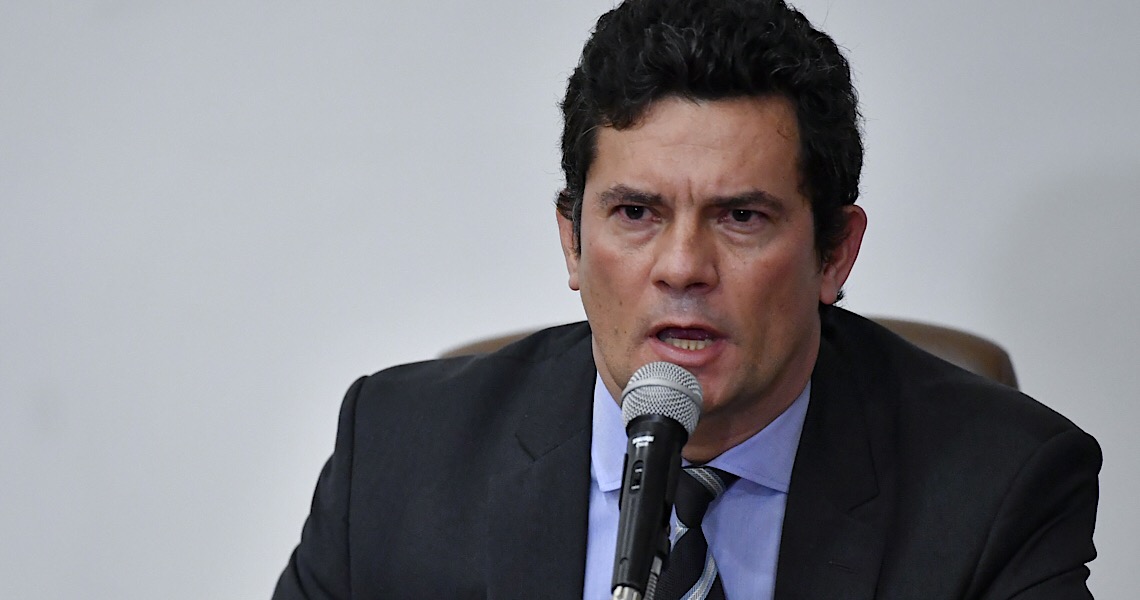 Bolsonaro passou a pressionar Moro quando inquérito de Flávio foi enviado à PF