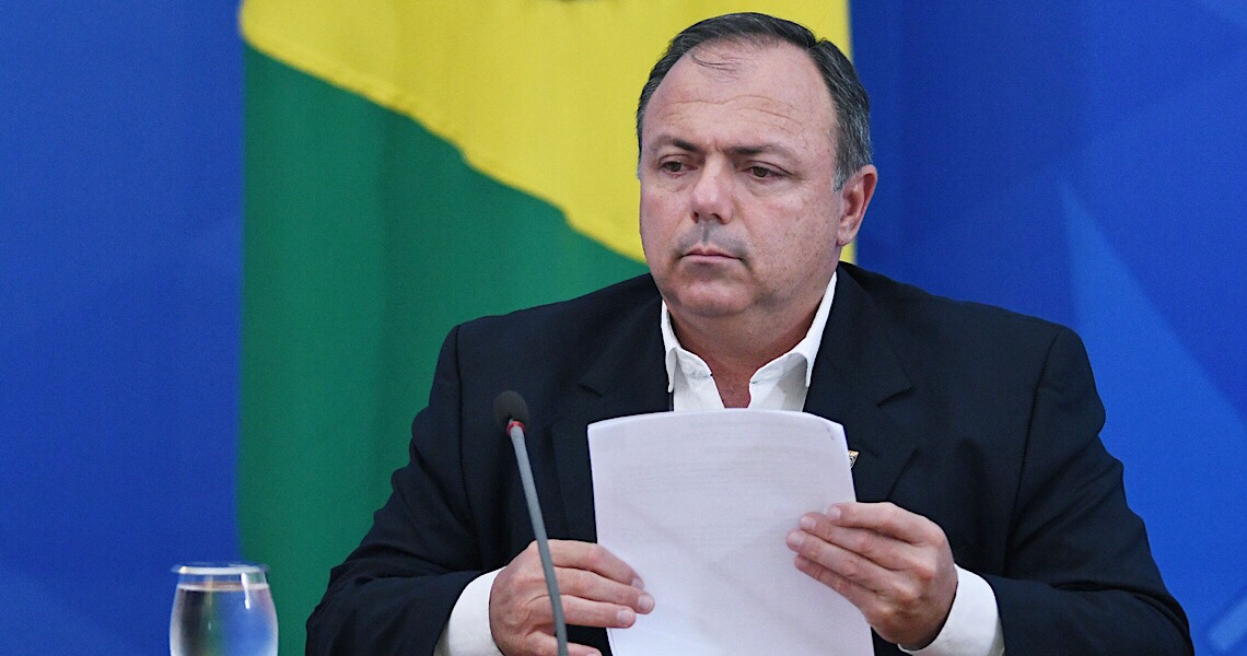 Governo quer que Pazuello assine mudança no protocolo para depois escolher novo ministro da Saúde