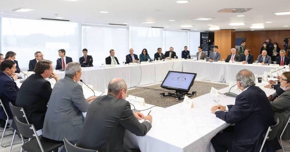'Maior peça de propaganda do governo já feita', diz professor sobre vídeo de reunião ministerial