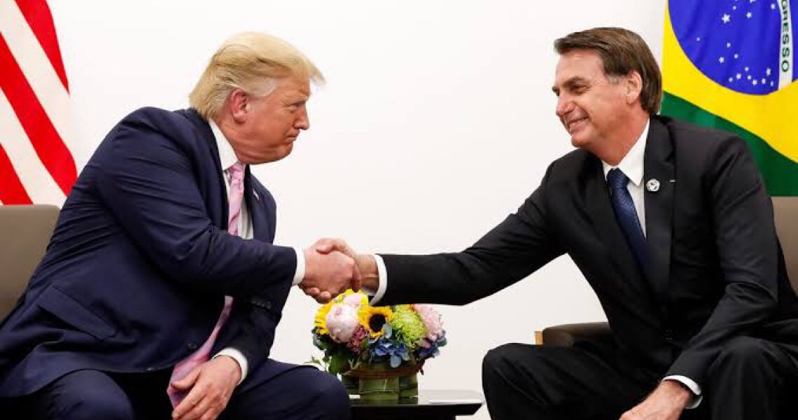Pragmatismo de Trump foi visto como duro golpe para postura de Bolsonaro na pandemia