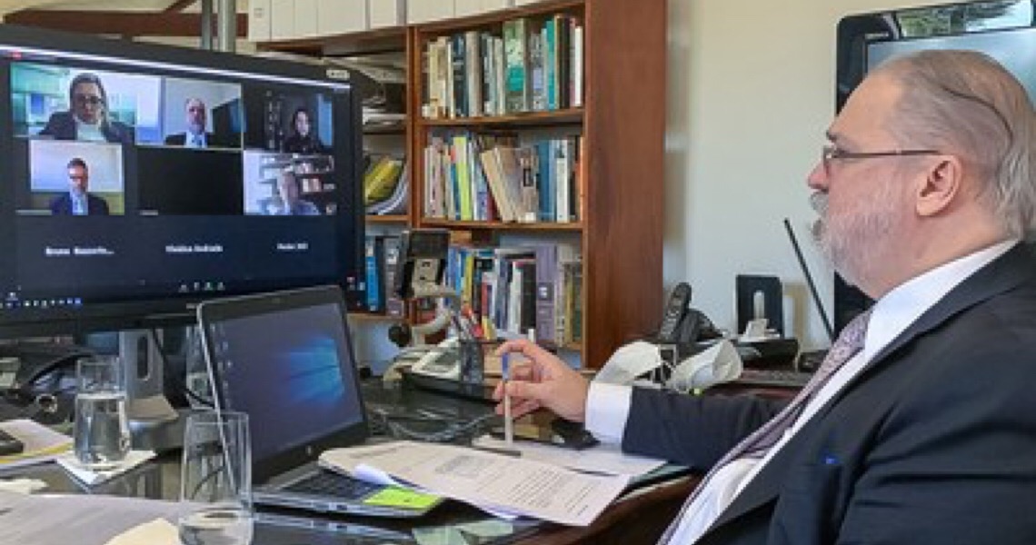 País deve prestigiar jornalismo profissional como forma de enfrentar desinformação e fake news, defende PGR