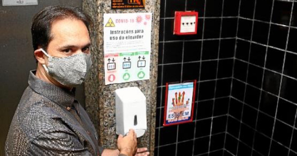 Condomínio muda rotina para intensificar limpeza