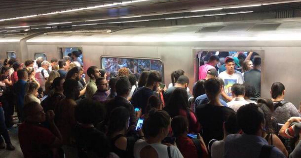 Epidemiologistas dizem quando voltaremos a viajar, abraçar e realizar outras 18 atividades