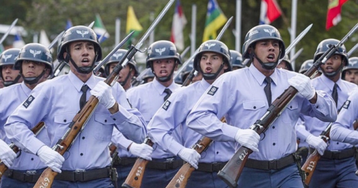 Militares divulgam novo manifesto contra ministro do Supremo
