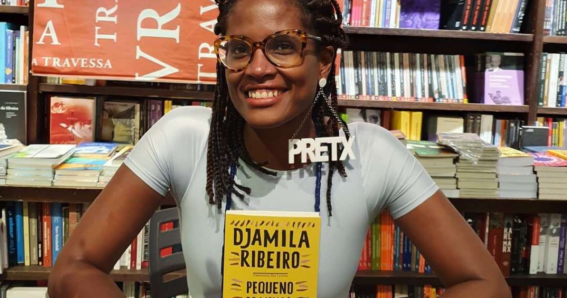 ‘Pequeno Manual Antirracista’ de Djamila Ribeiro torna-se o livro mais vendido do Brasil