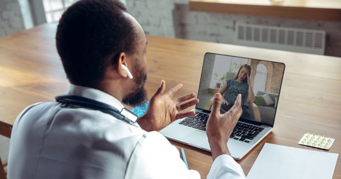 Projeto oferece psicoterapia para profissionais da saúde em todo o Brasil