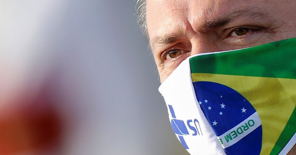 General da Saúde fracassa e não contém coronavírus que mata mais de mil pessoas por dia