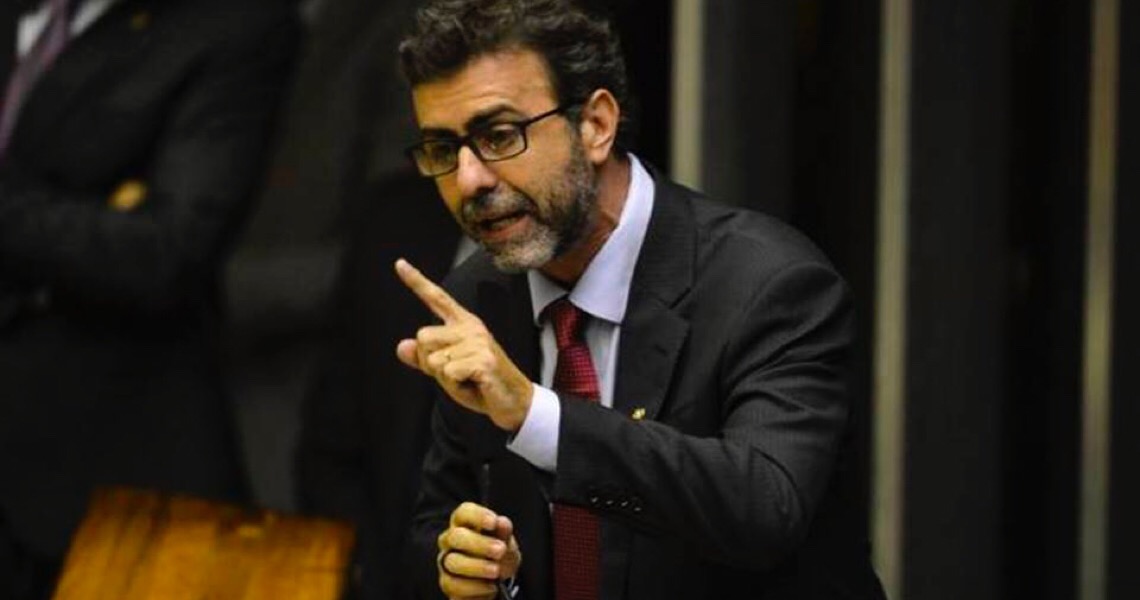 “Relação de Bolsonaro com milícias se dava por meio de Queiroz”, diz Freixo