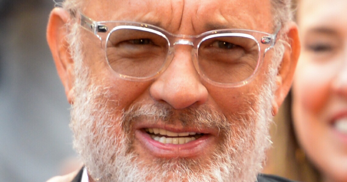 Recuperado da covid-19, Tom Hanks critica quem evita precauções básicas