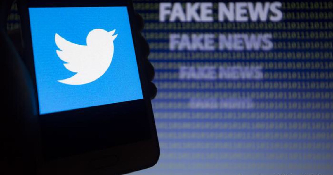 A luta anônima de três brasileiros contra sites de fake news