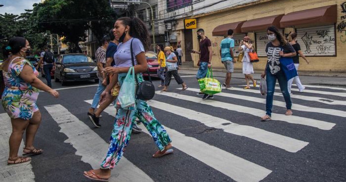 Epidemia se estabilizou no Brasil, mas ainda não há tendência de queda, diz OMS