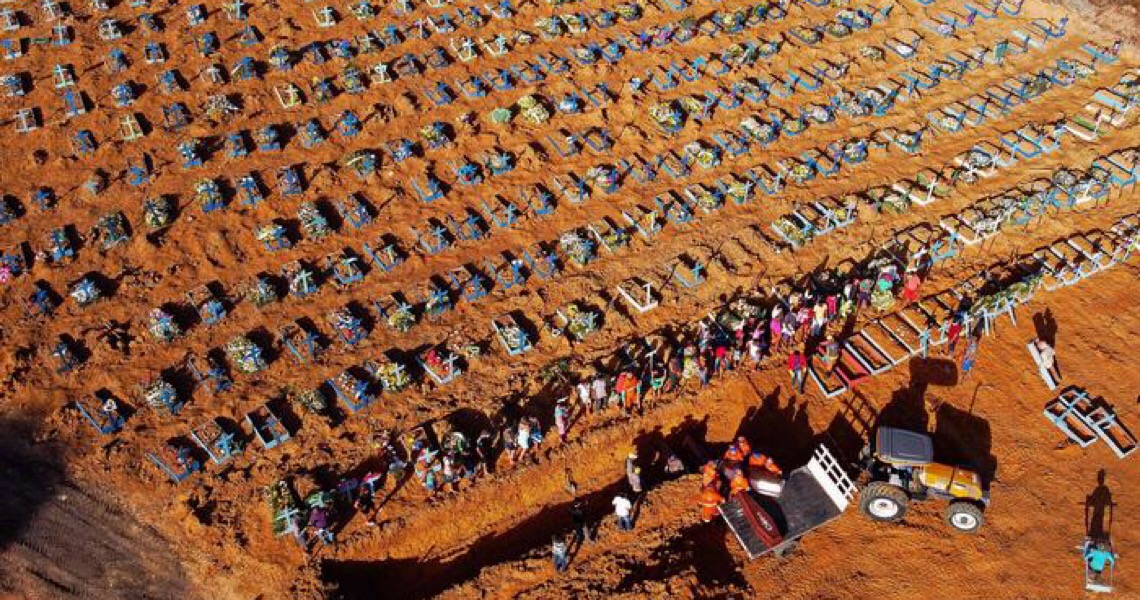 Cinco meses após primeiro caso, mortes por covid-19 aceleram em 12 estados brasileiros