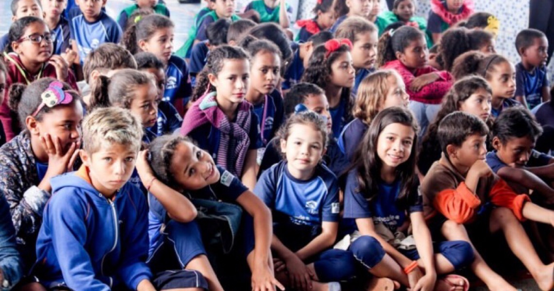Casa de assistência a crianças e jovens pede doação de computadores