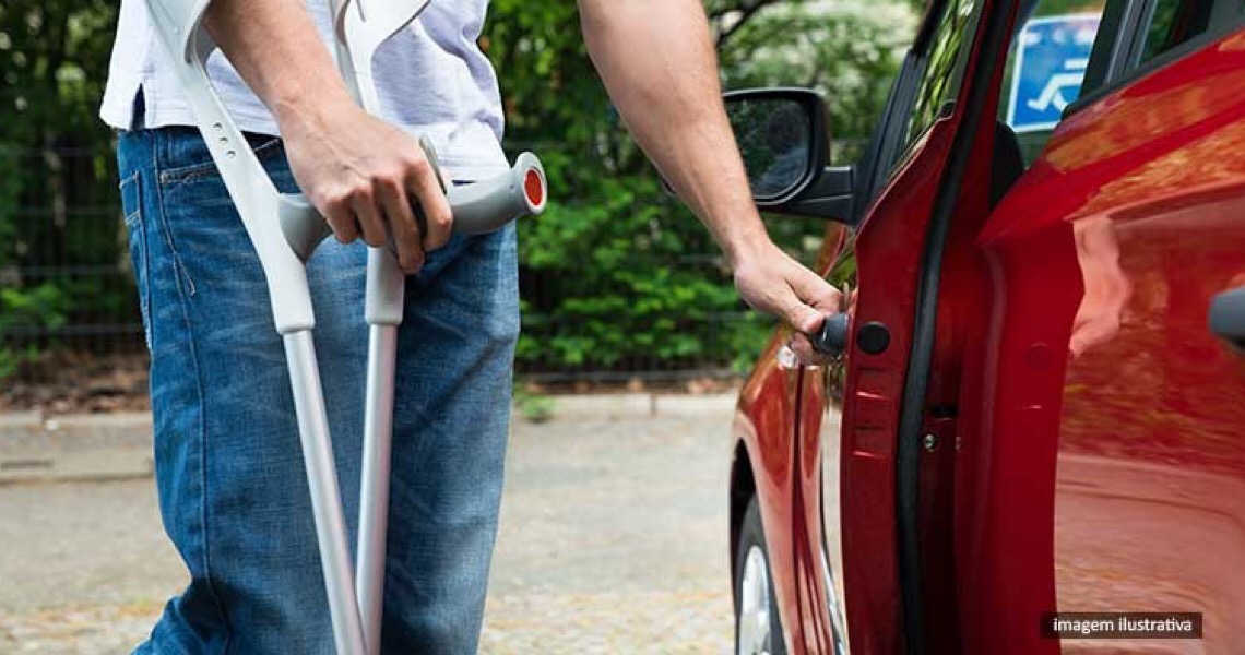 Isenção de IPVA para pessoas com deficiência deve observar teto do valor do veículo