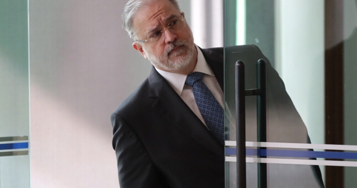 Em reunião com forças-tarefas, Aras recua e promete apoio à continuidade da Lava Jato