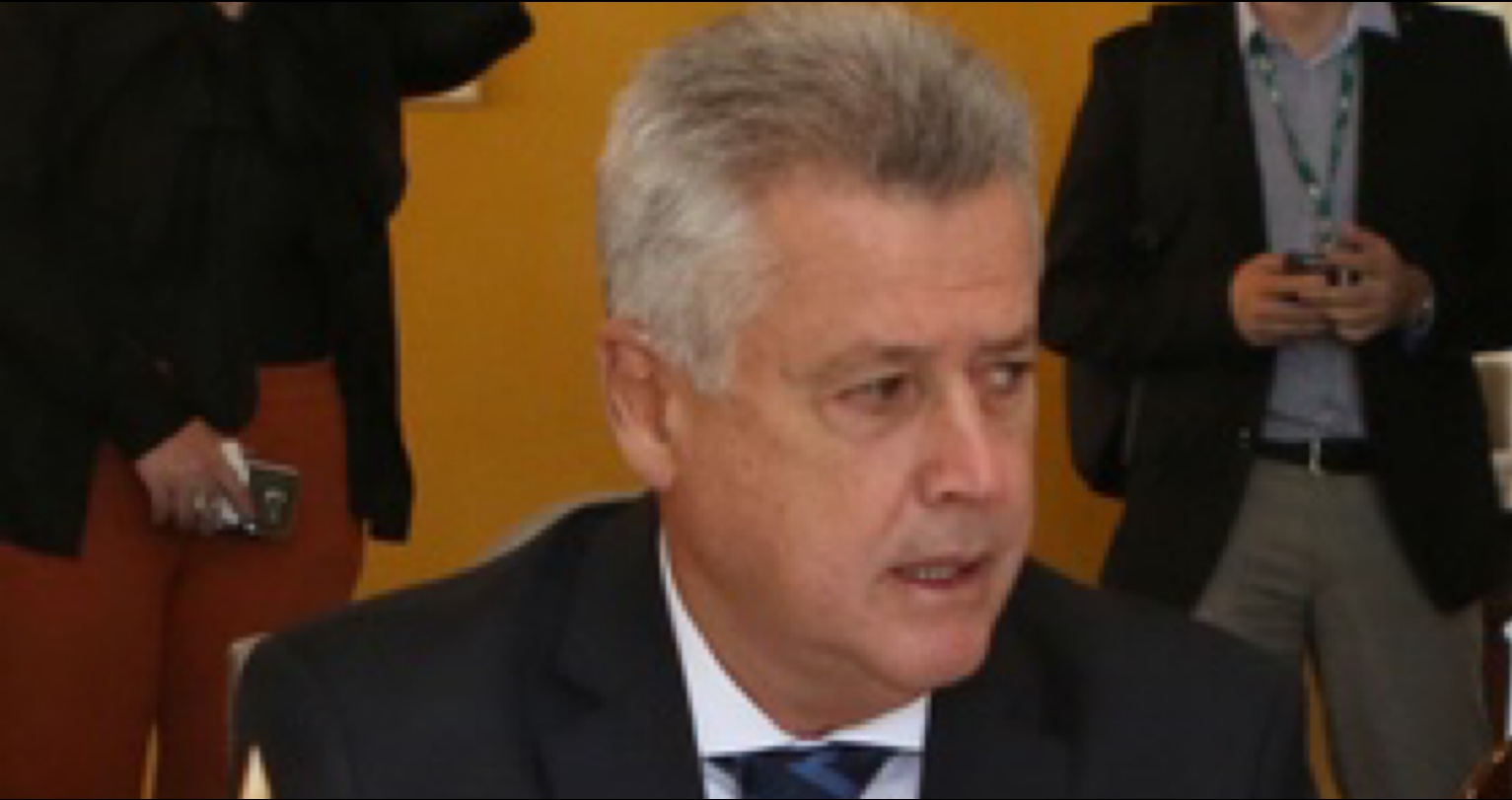 Privatização da CEB: Na campanha, Ibaneis afirmou que não privatizaria nenhuma estatal. Mentiu. Enganou