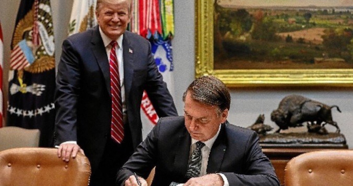 Trump e Bolsonaro destruíram as defesas da América Latina contra a covid-19, diz jornal