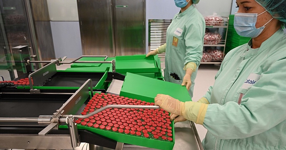 Primeiras doses da vacina CoronaVac chegam a São Paulo este mês