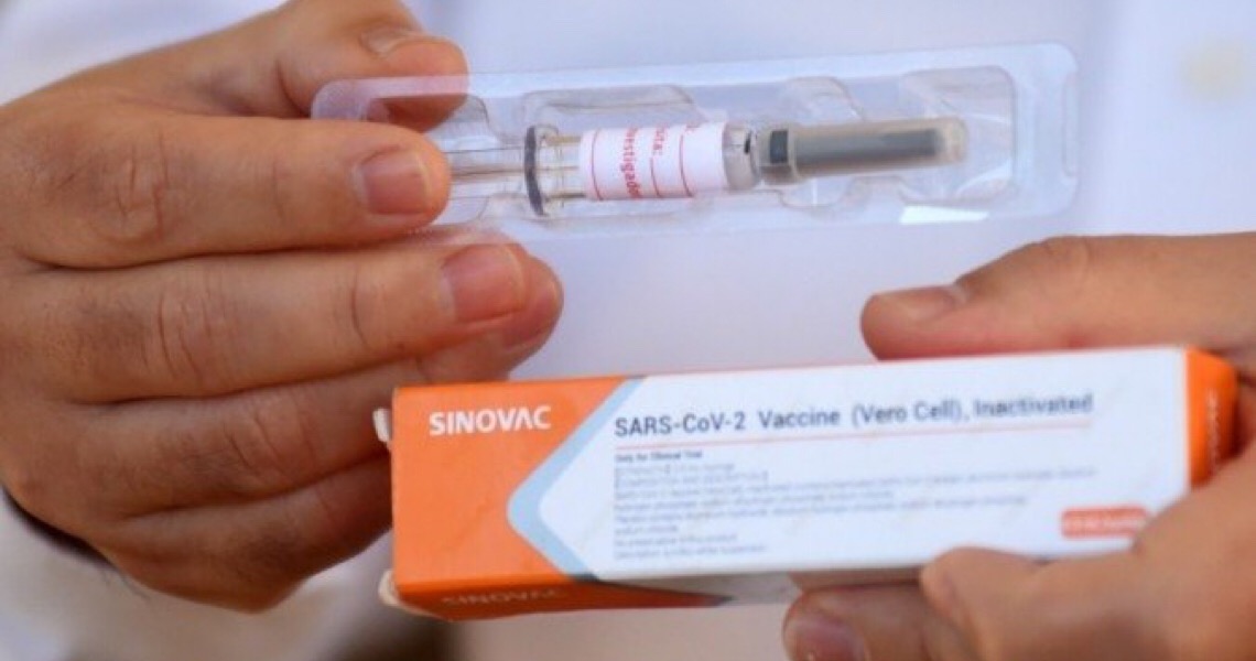 Avisada sobre morte, órgão responsável por segurança de voluntários manteve estudo da Coronavac