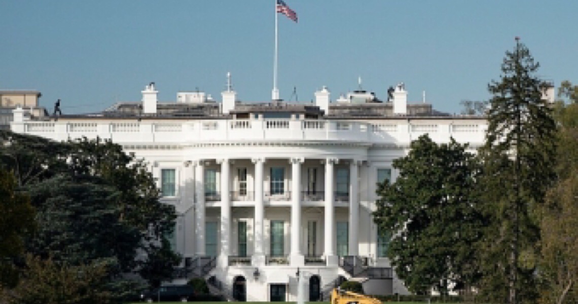 Casa Branca avalia suspender restrições de viagens do Brasil e da Europa