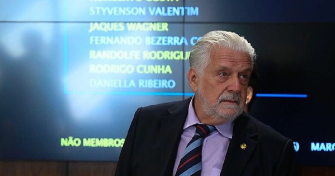 Wagner pede renovação no PT e se coloca para 2022: 'Ficarei refém do Lula?'