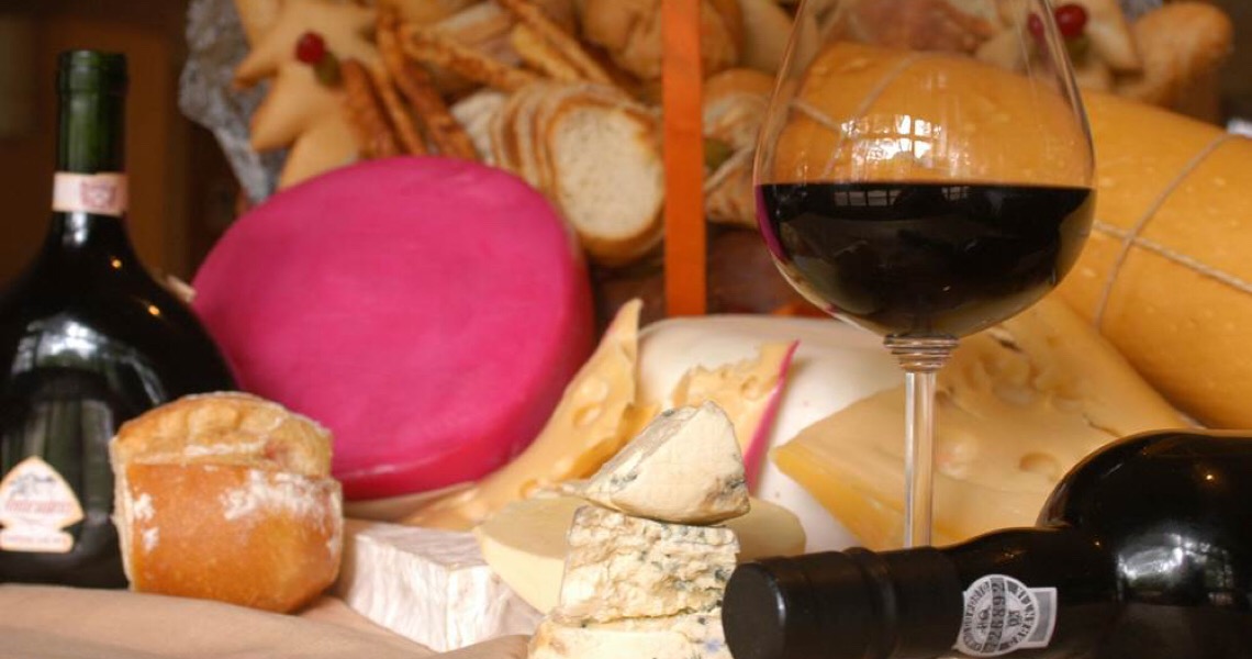 Queijos e vinhos podem evitar o Alzheimer, mostra pesquisa americana