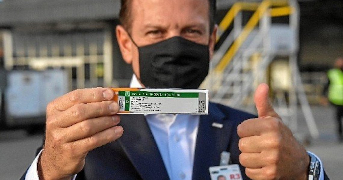 Política e ideologia estão no caminho da vacina contra a covid-19