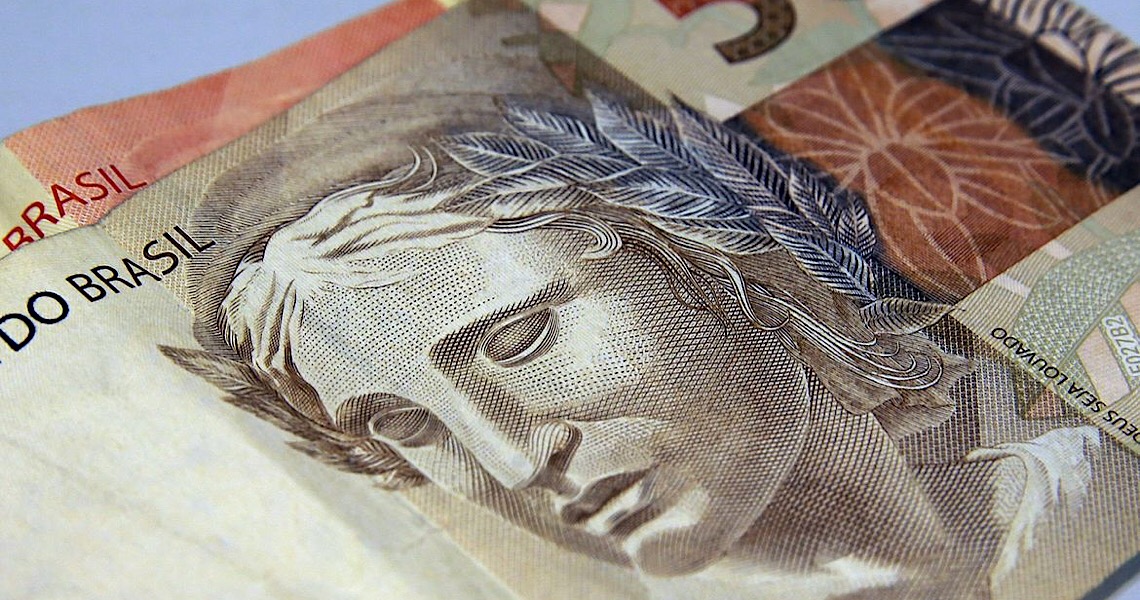 Pandemia mostra que podemos viver gastando menos, diz economista