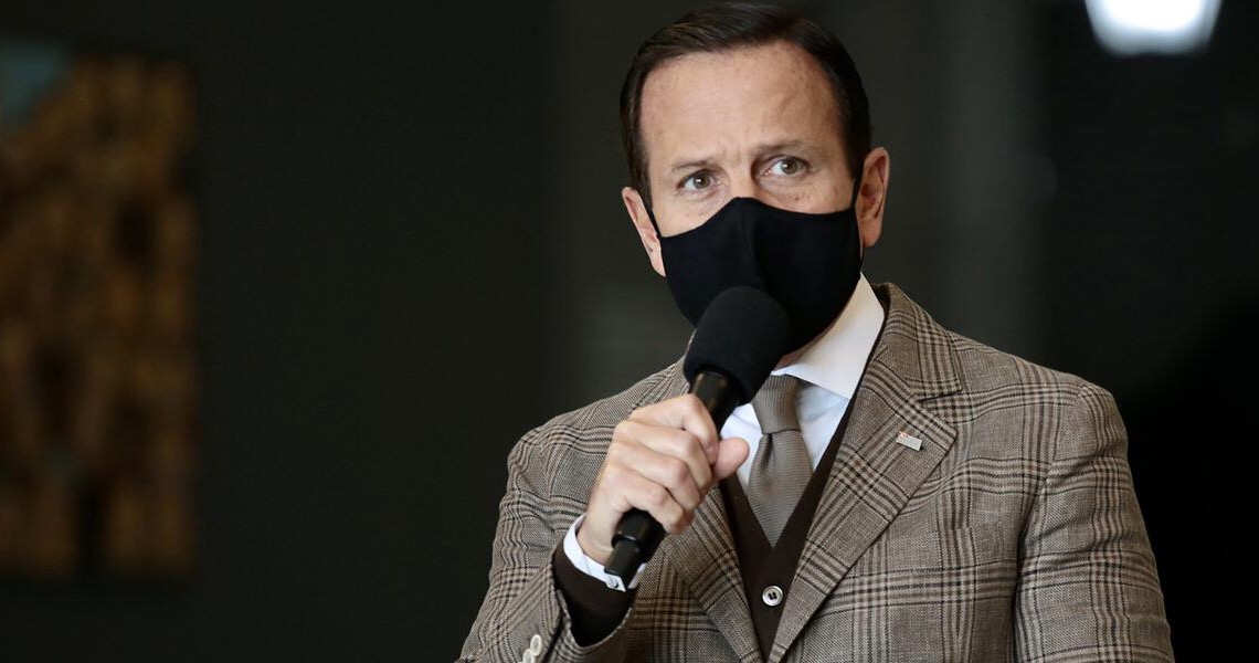 “Bolsonaro gosta do cheiro da morte e do dinheiro das rachadinhas”, rebate Doria após ataque de Bolsonaro