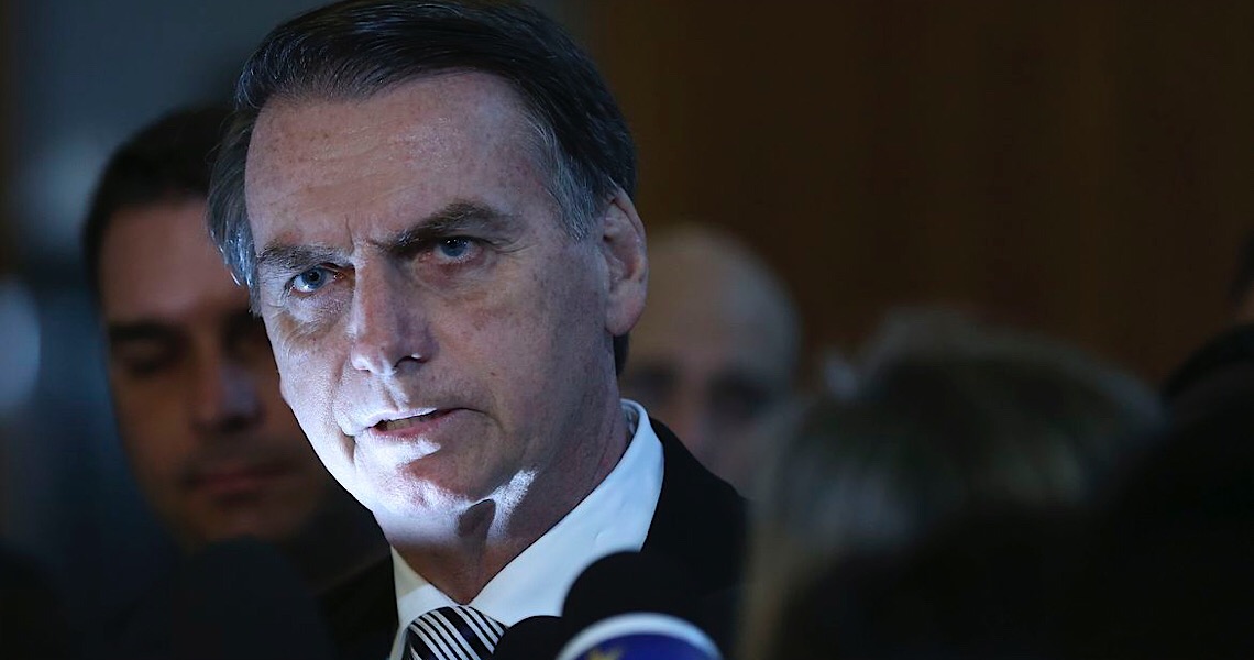 'A vacina é do Brasil, não é de nenhum governador', diz Bolsonaro sobre Doria