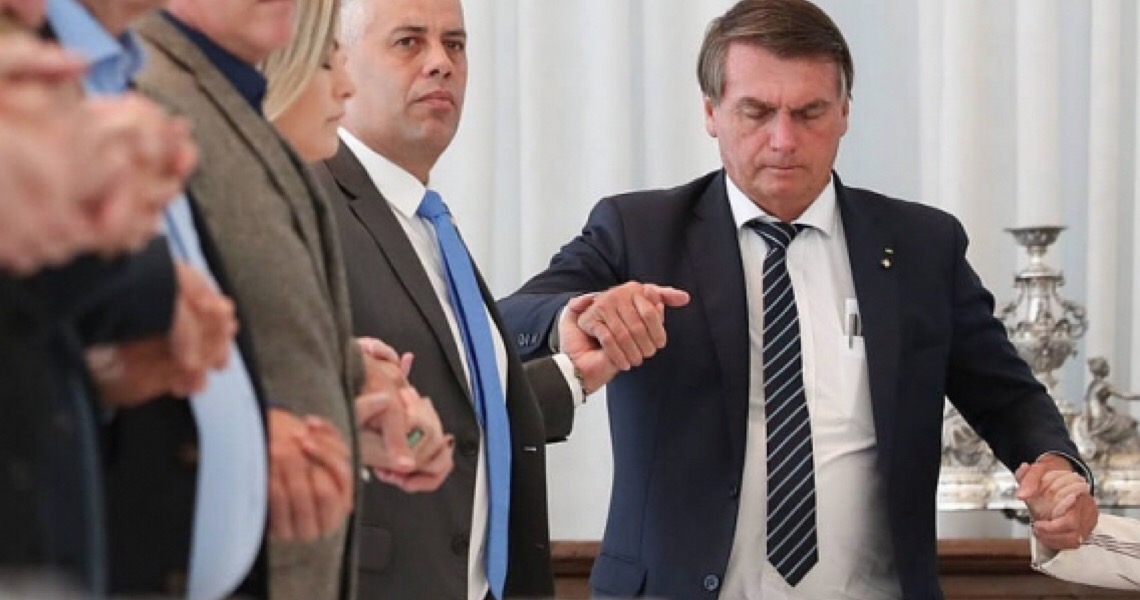O presidente Jair Bolsonaro é um parasita das iniciativas alheias