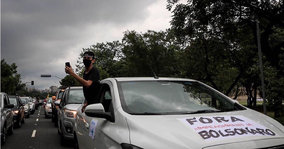 Le Monde destaca presença de ex-eleitores de Bolsonaro nas manifestações por impeachment no domingo