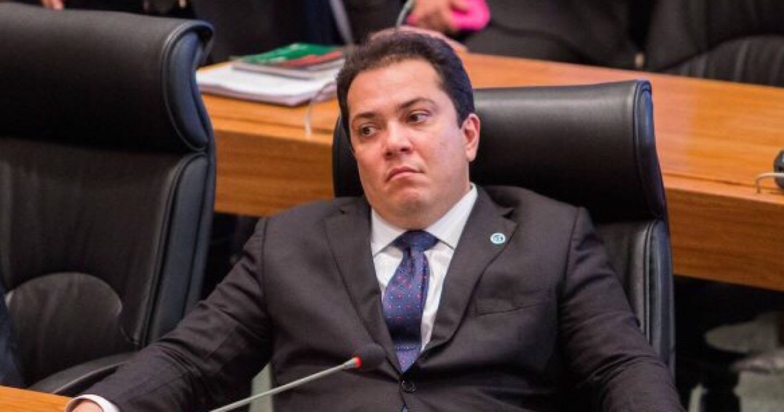 TRE-DF mantém mandato de José Gomes na CLDF