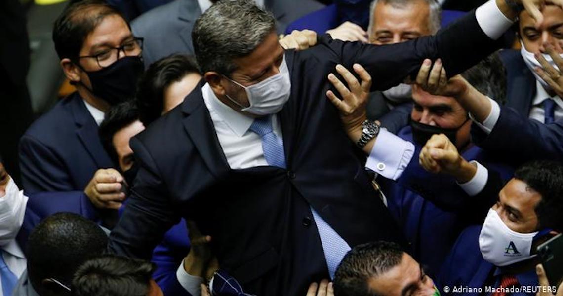 Agora governo e Congresso estão passando a boiada de verdade